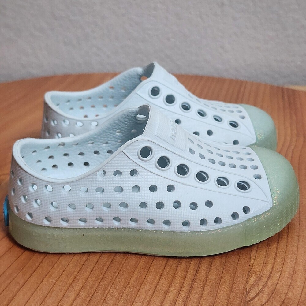 Native Jefferson Shoes Girls Size 4 White Slip On Water Glitter Toe Summer Beach